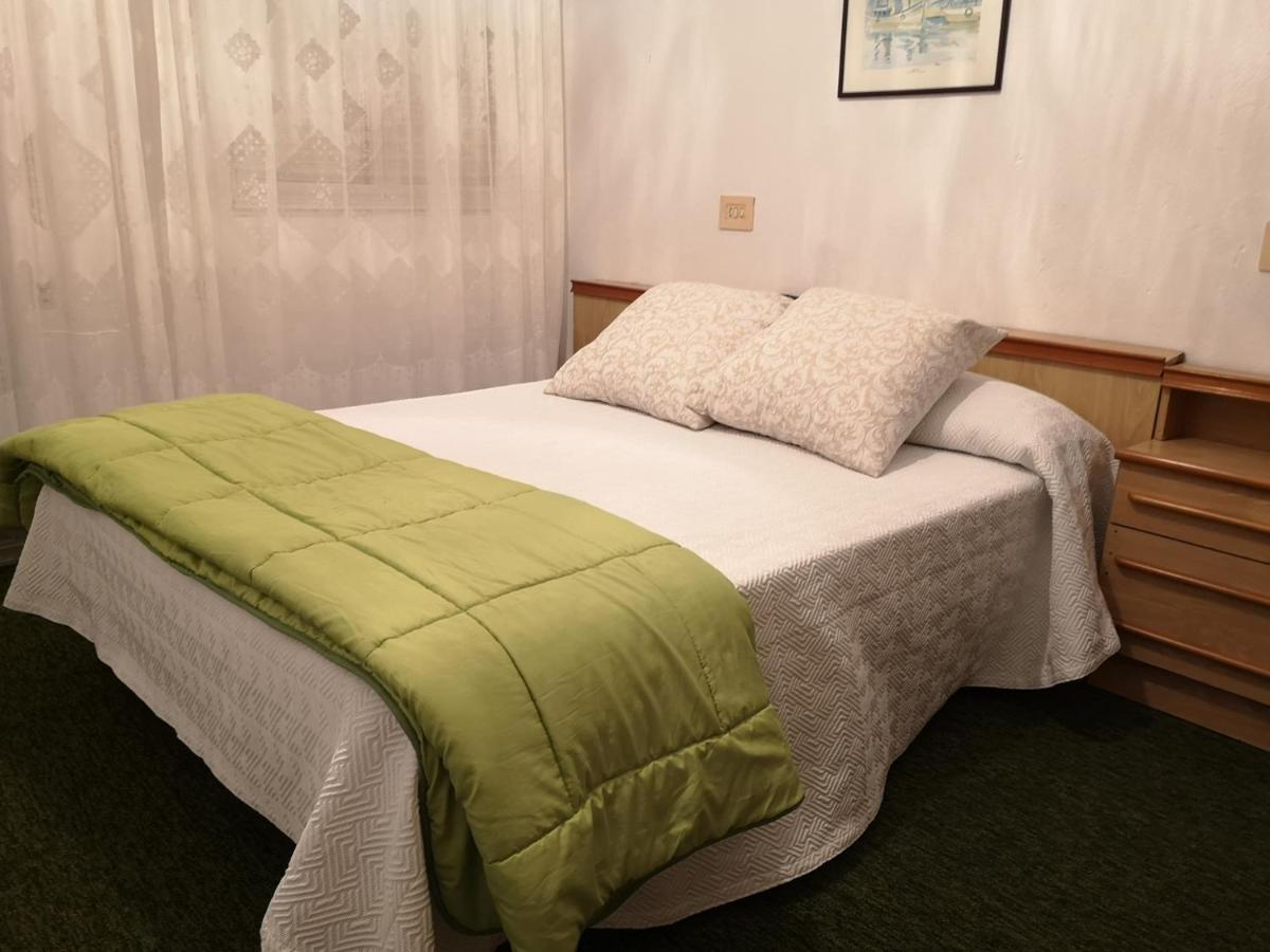 Outes Hostal Vina מראה חיצוני תמונה